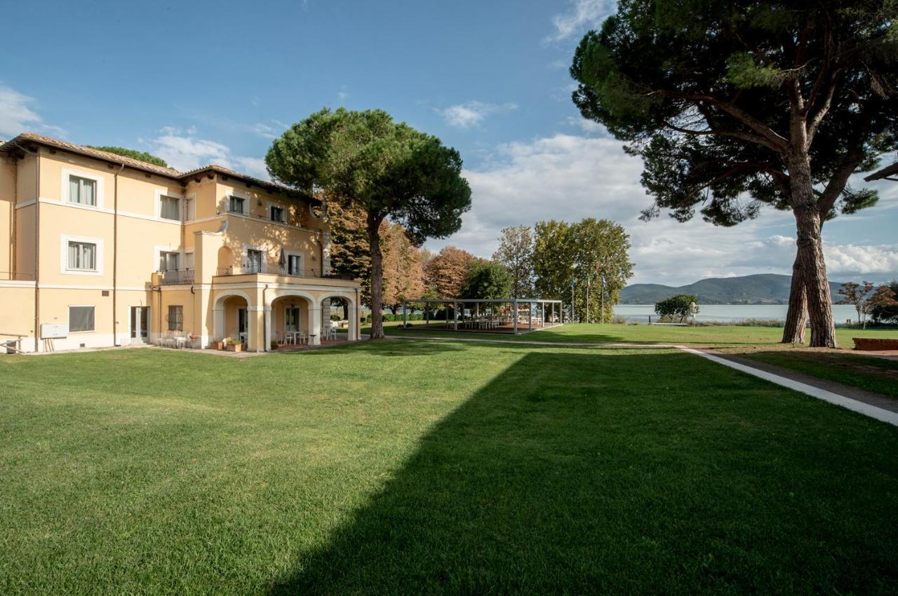 Isola Polvese Resort Castiglione del Lago Exteriör bild