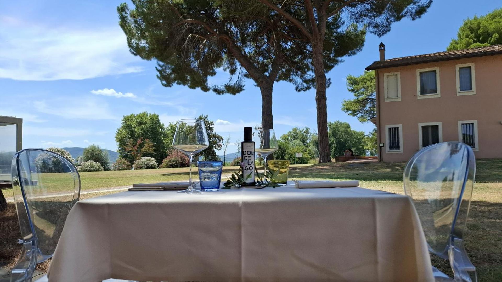 Isola Polvese Resort Castiglione del Lago Exteriör bild