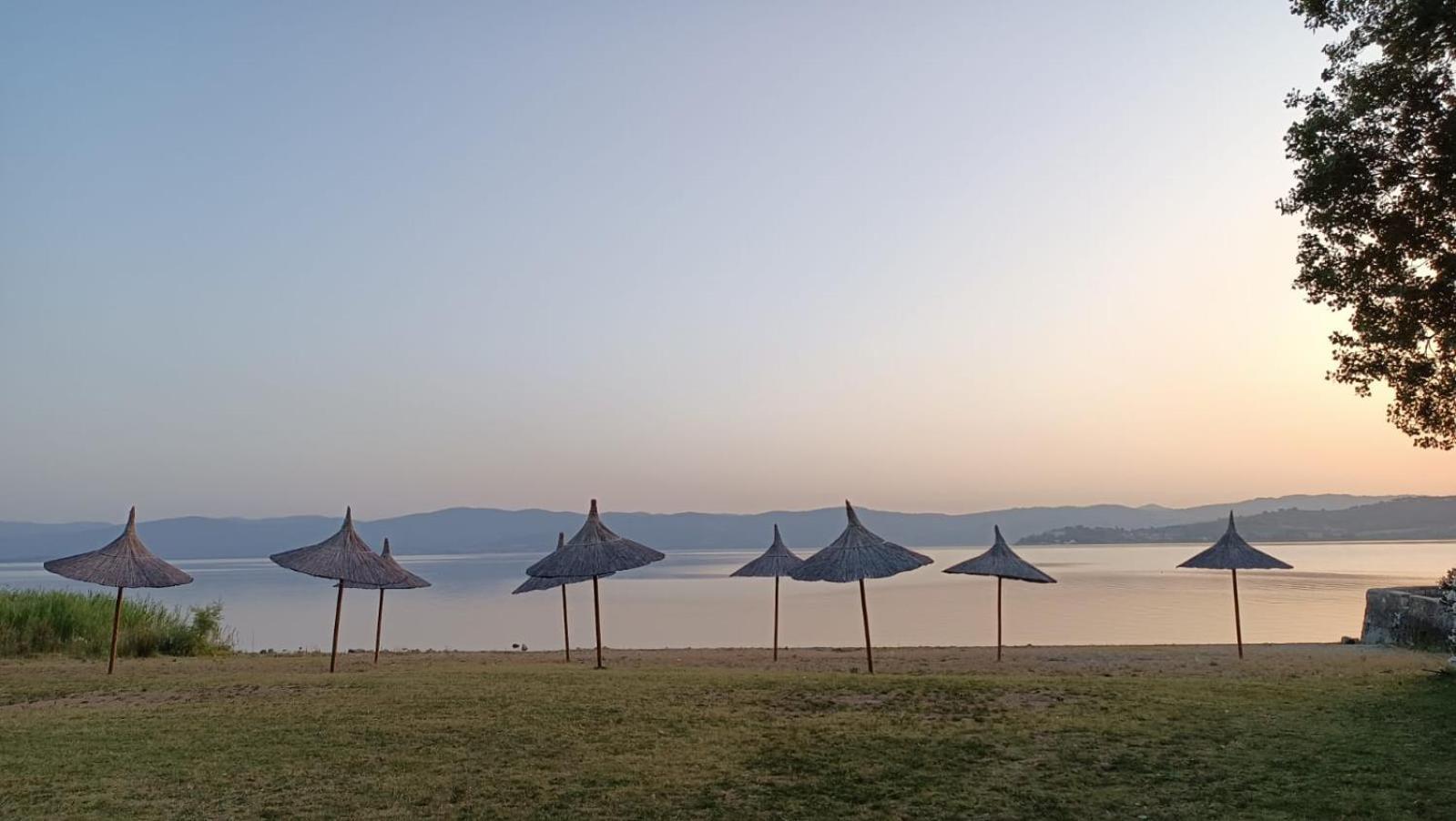 Isola Polvese Resort Castiglione del Lago Exteriör bild